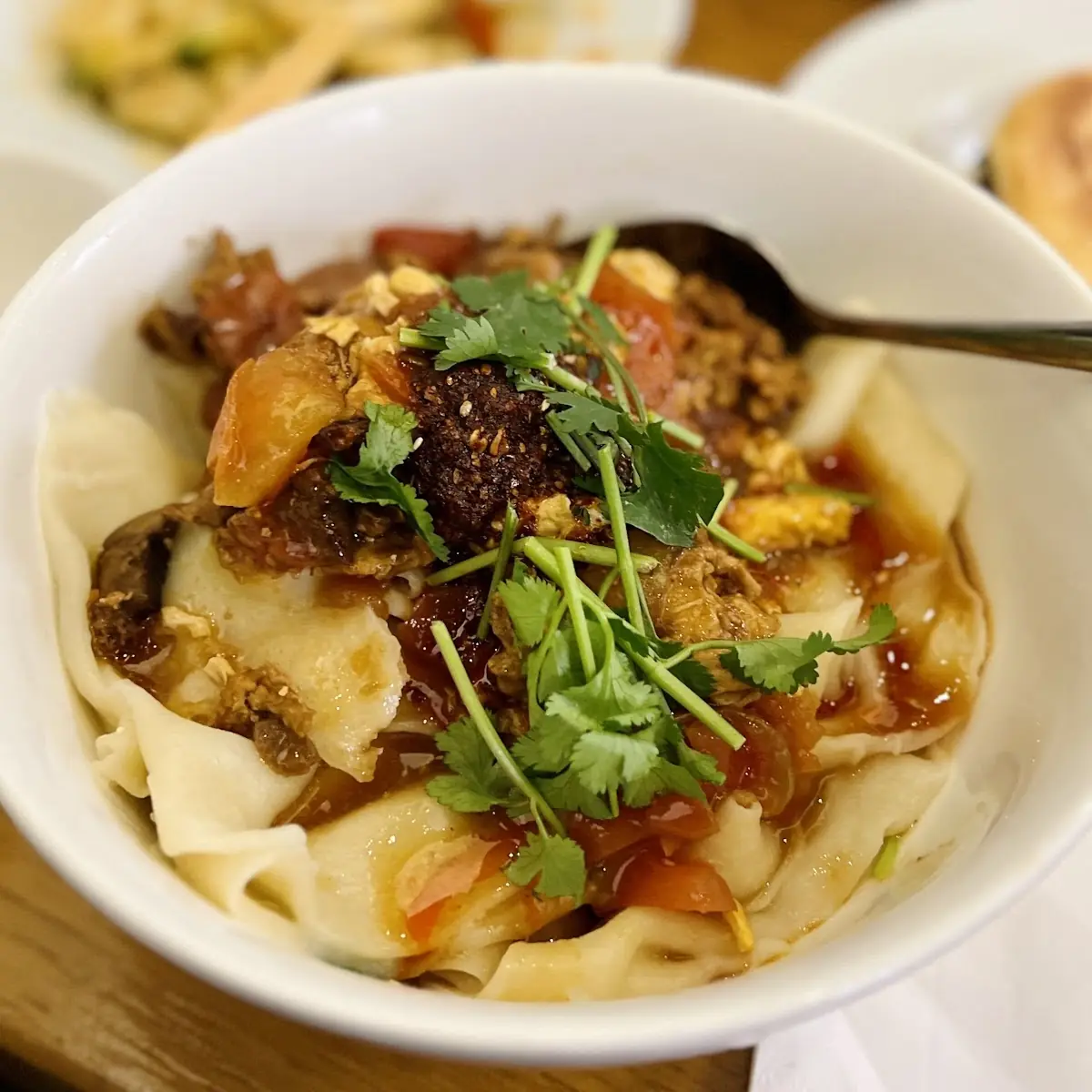 Hand Made Nudeln Mit Scharfer Chili Sauce Und Schwein