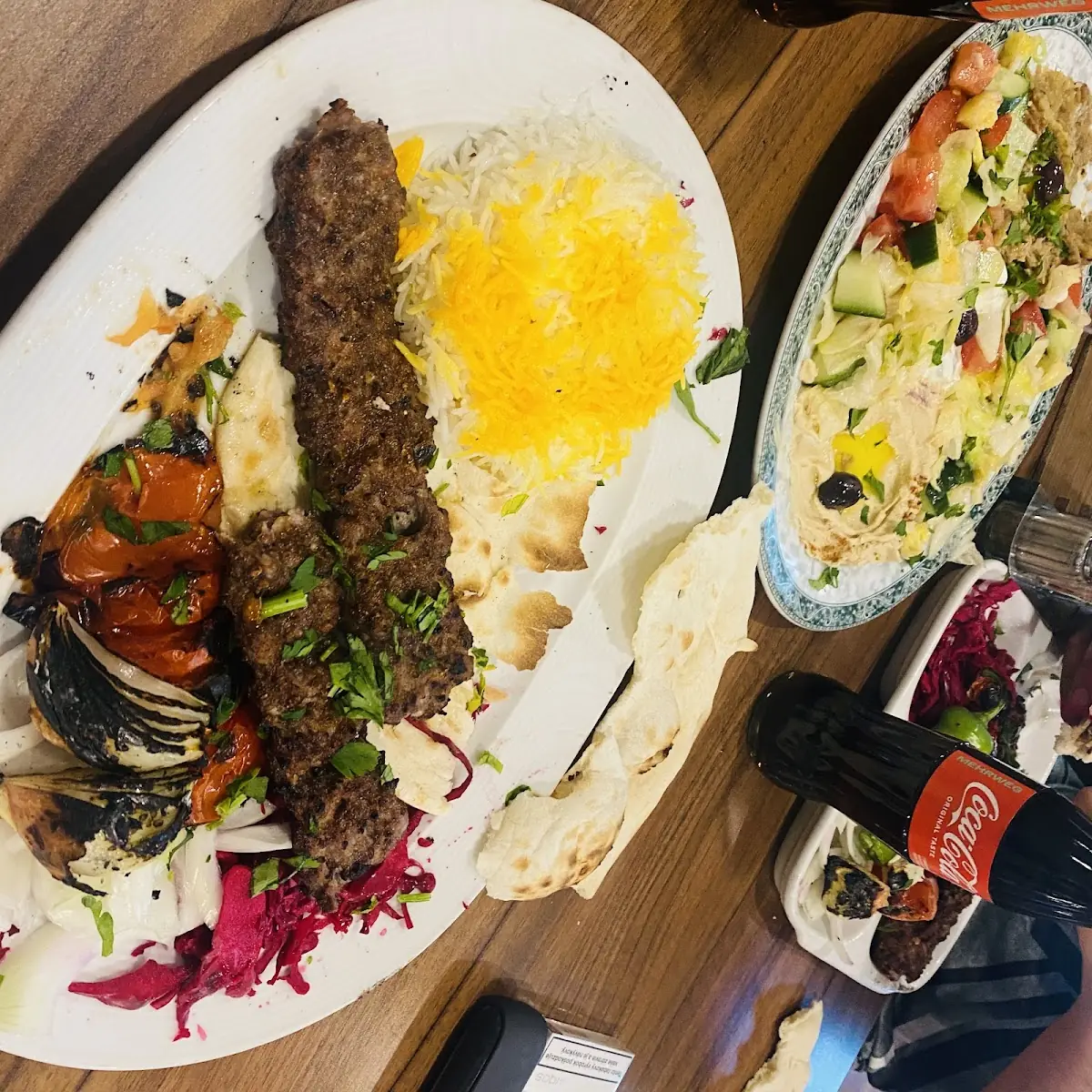 Kubideh Mit Tandoori Brot