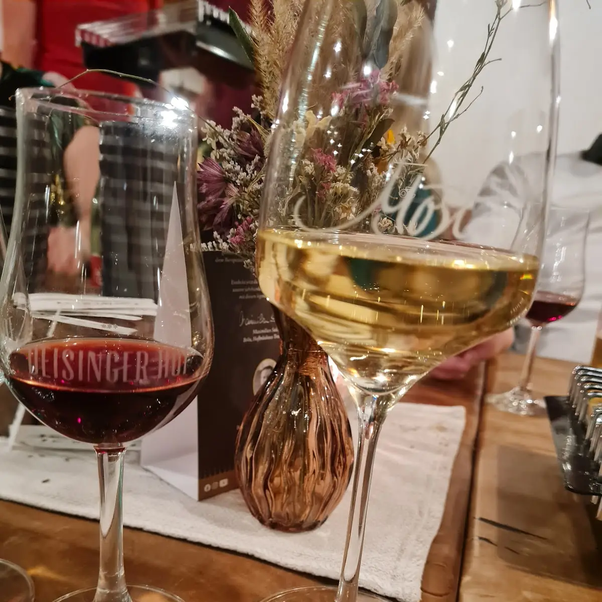Jona Mostvund Ein Hausgebrannter Absacker