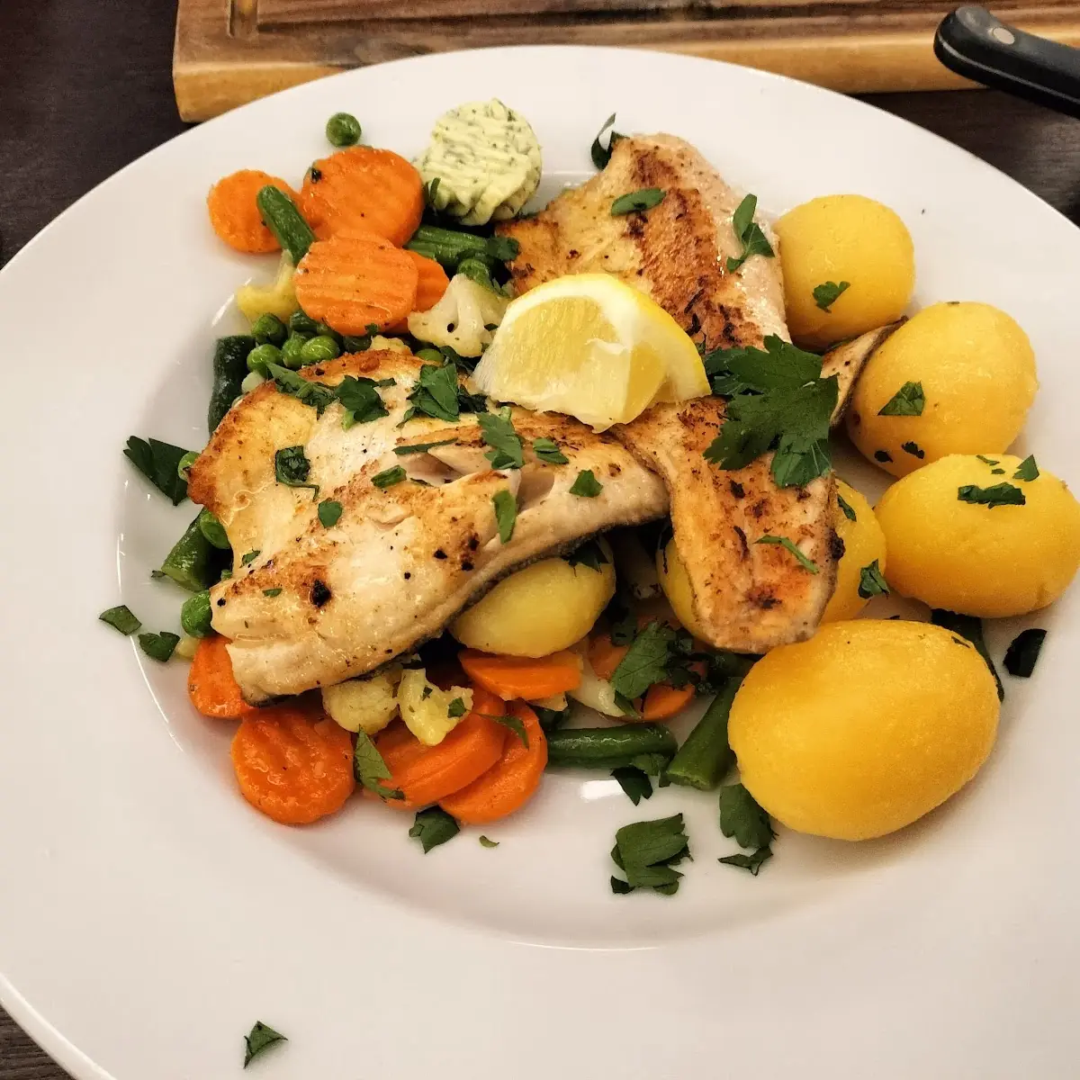 Backhendl-vogerlsalat