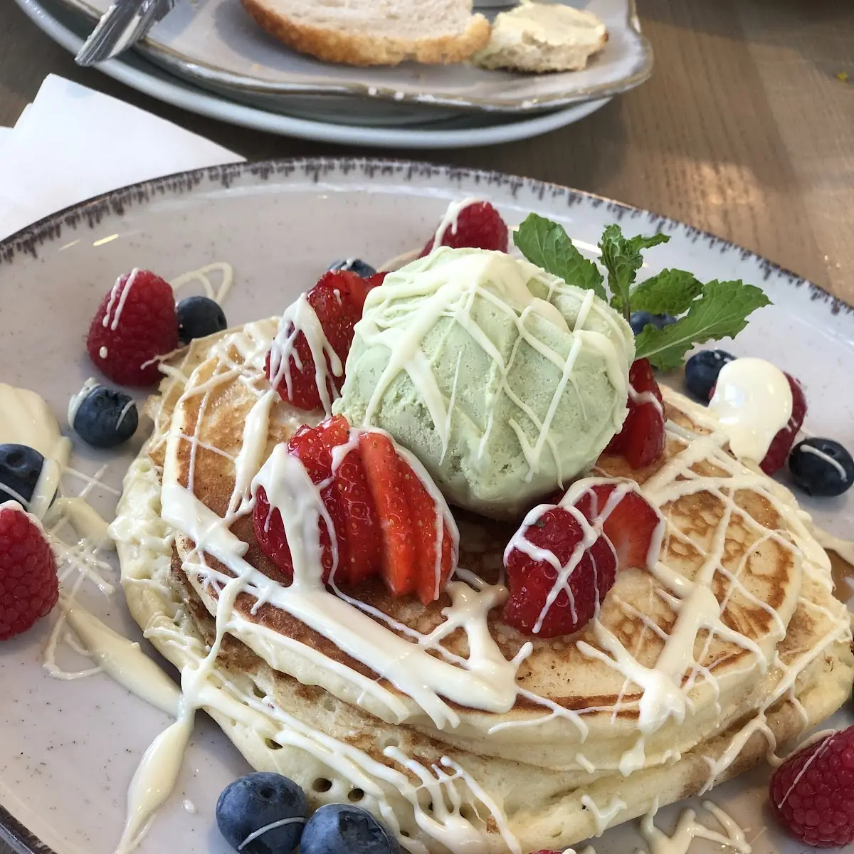 Matcha Eis Pancakes