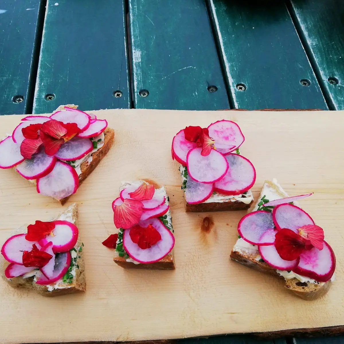 Radieschen Brot