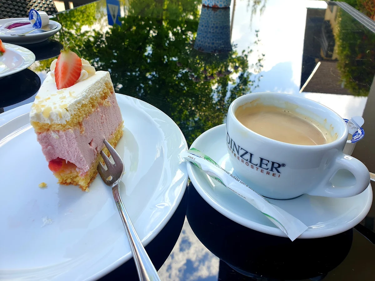 Himbeertorte Mit Weißem Schokoladenmousse