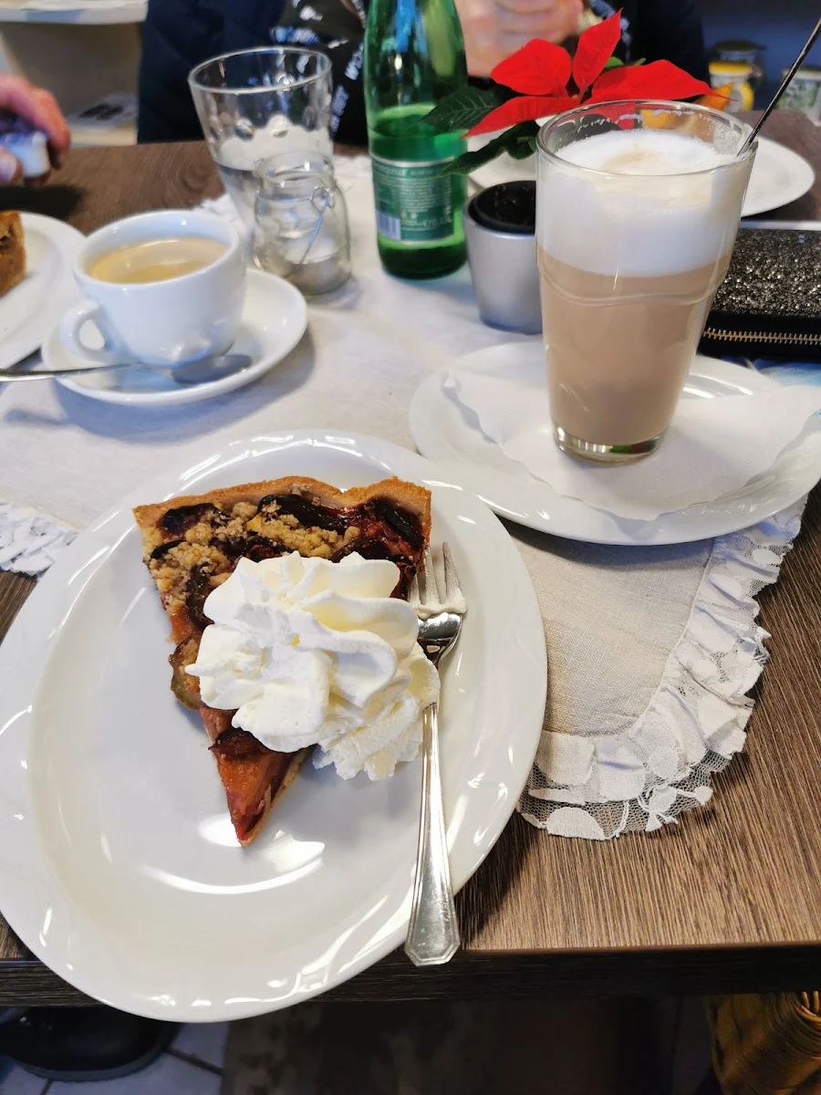 Zwetschgenkuchen Mit Sahne