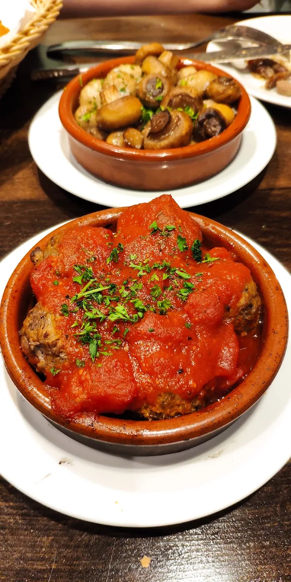 Albondigas Meatballs