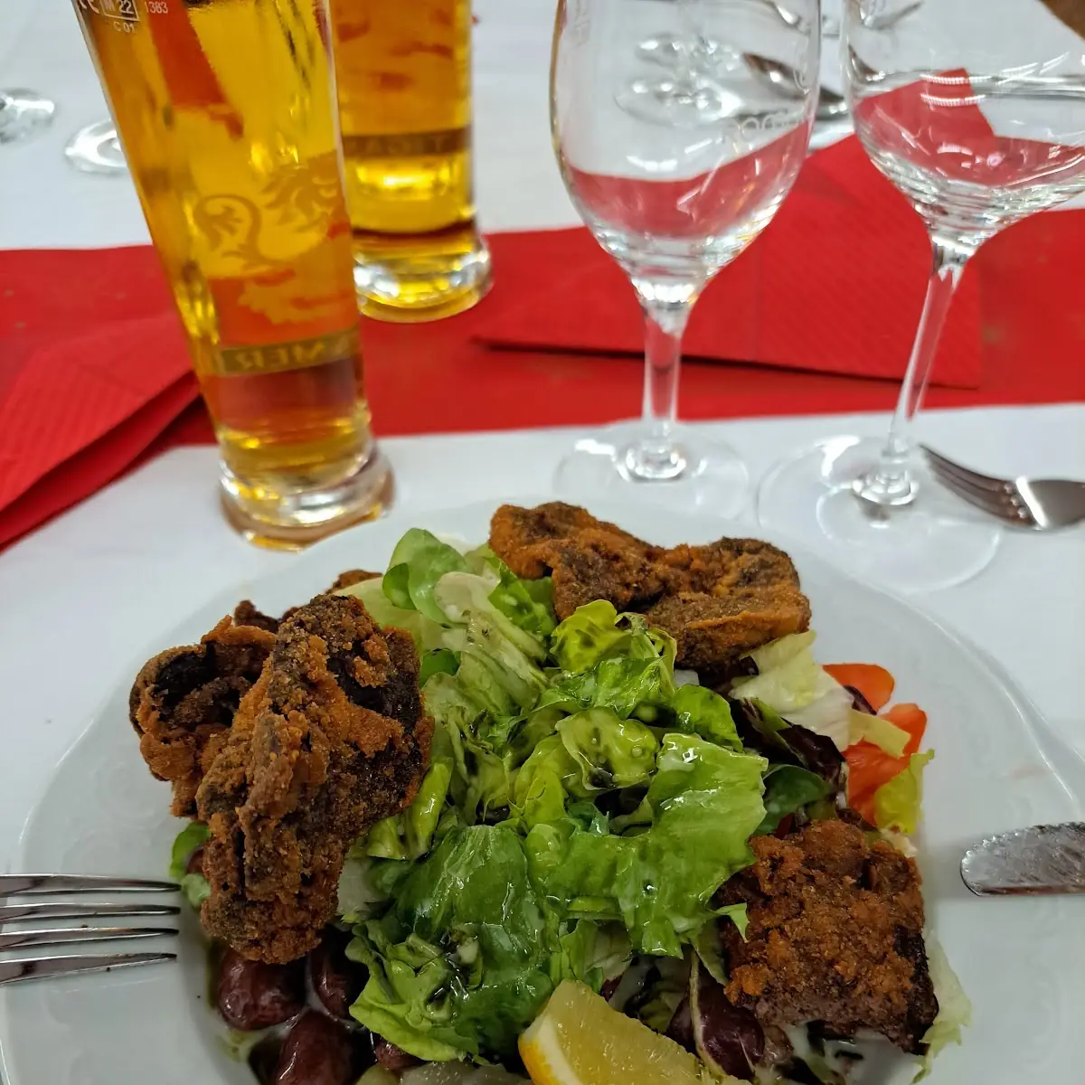 Gebackene Hühnerleber Auf Salat
