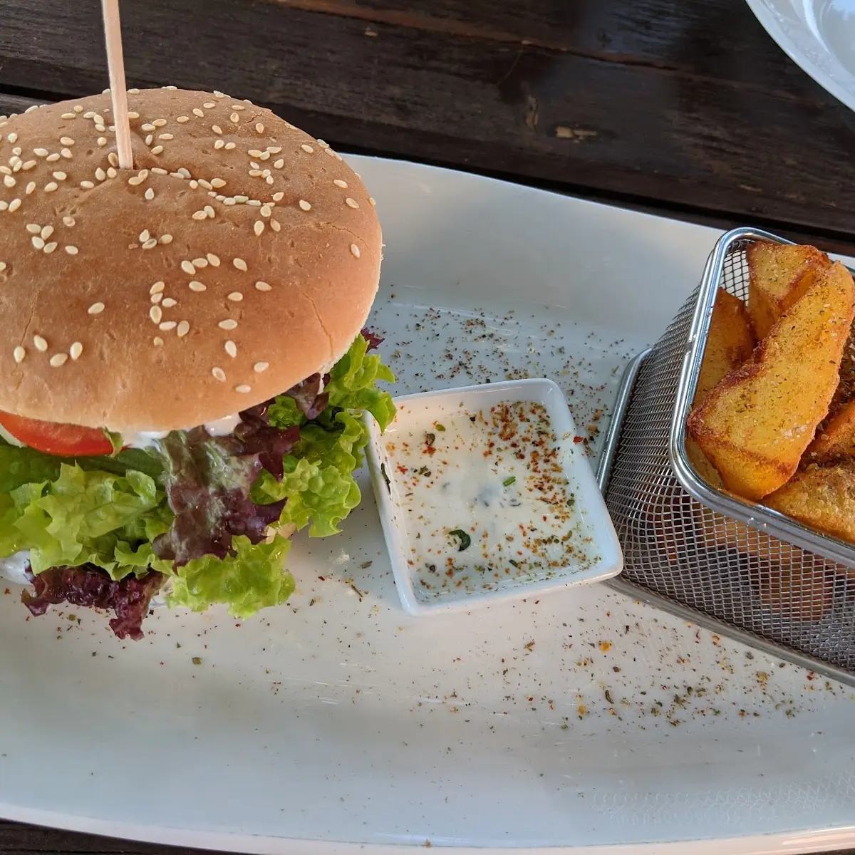 Veggie Burger Mit Kartoffel Wedges