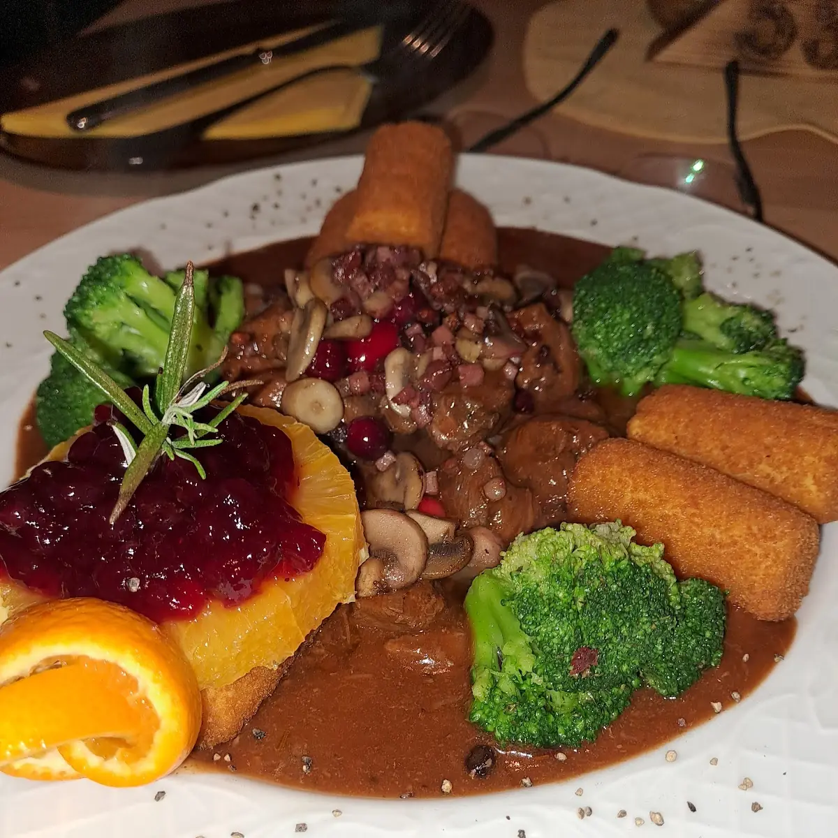 Hirschgulasch