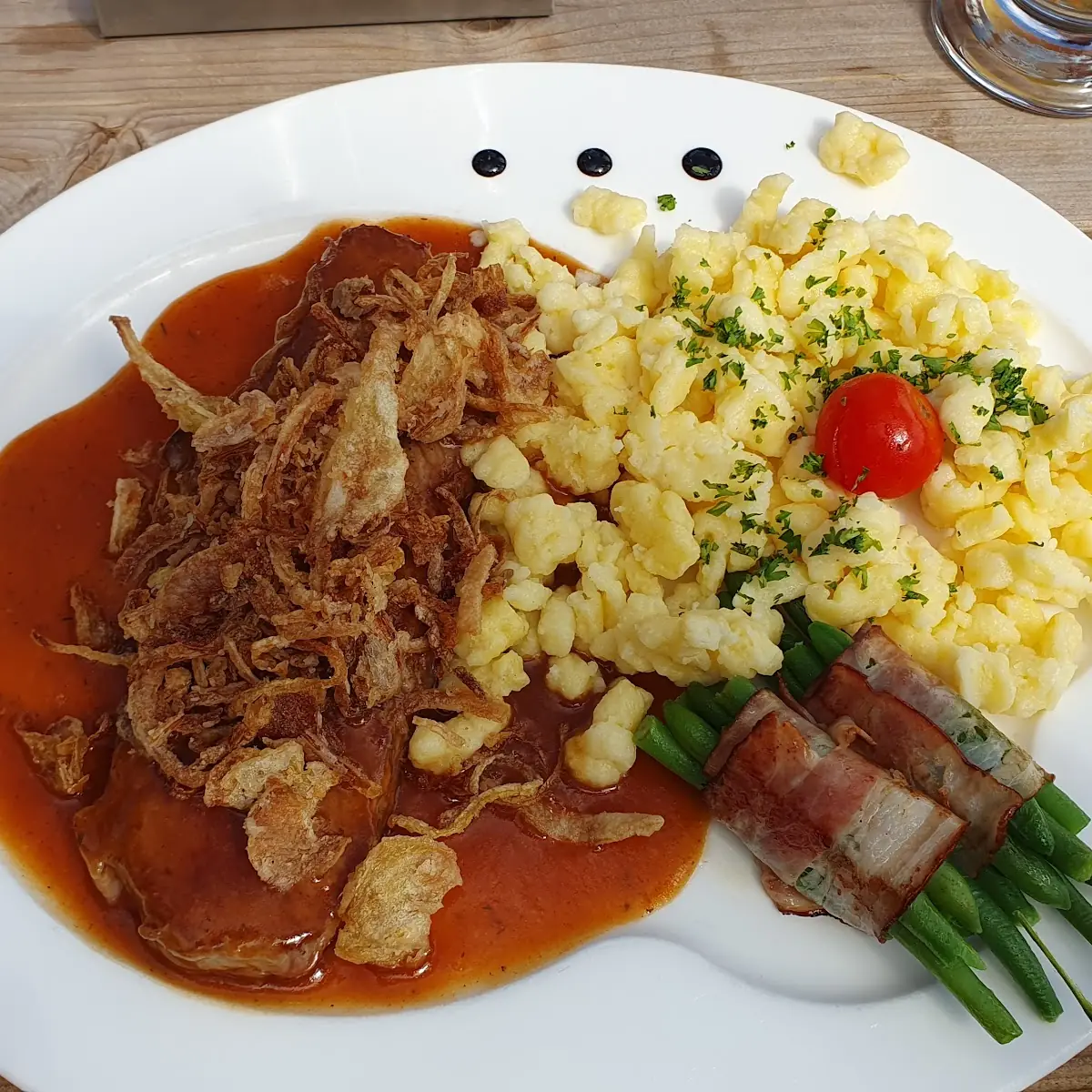 Hirsch Ragout Mit Spätzle