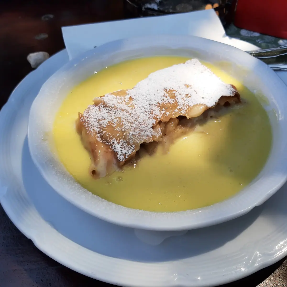 Apfelstrudel Mit Vanillesoße