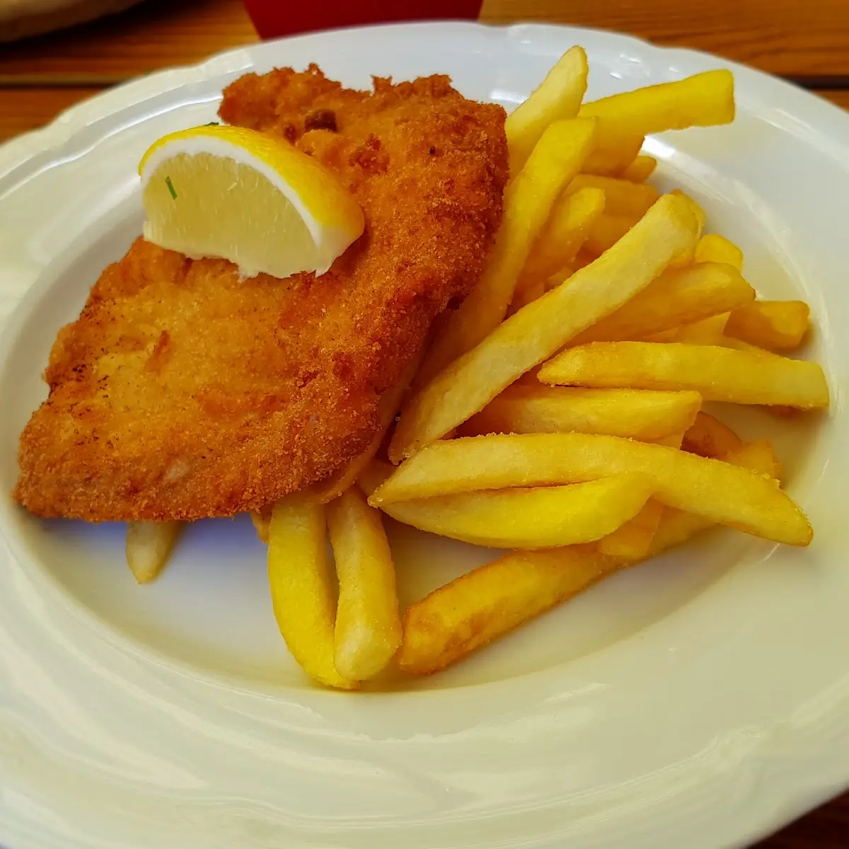 Kinder-schnitzel Mit Pommes