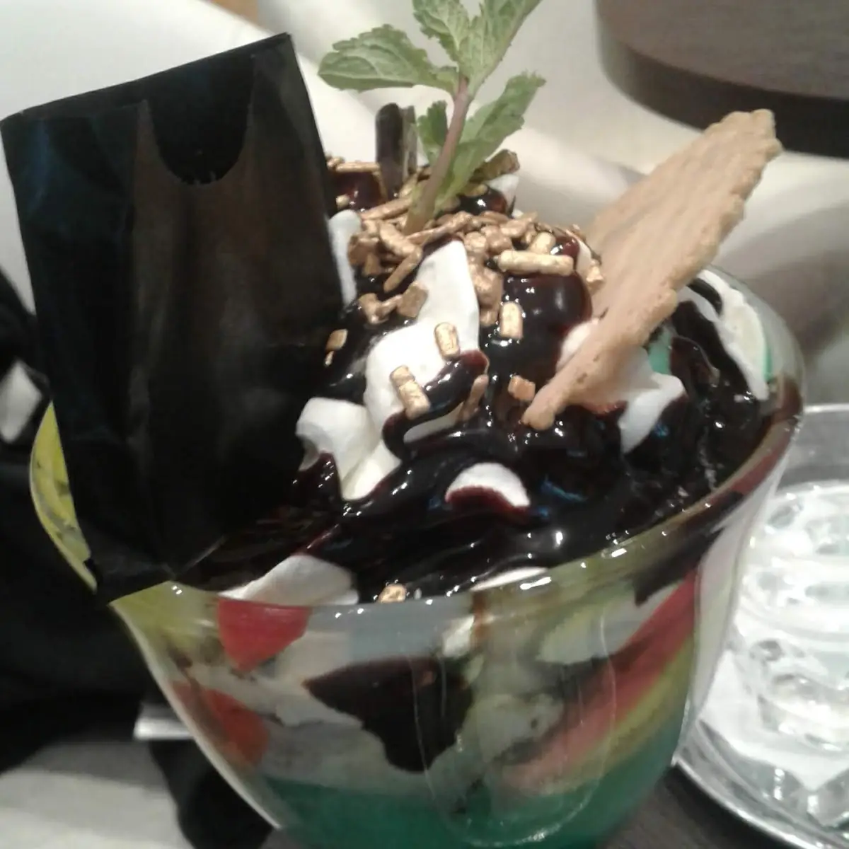 After Eight Becher
