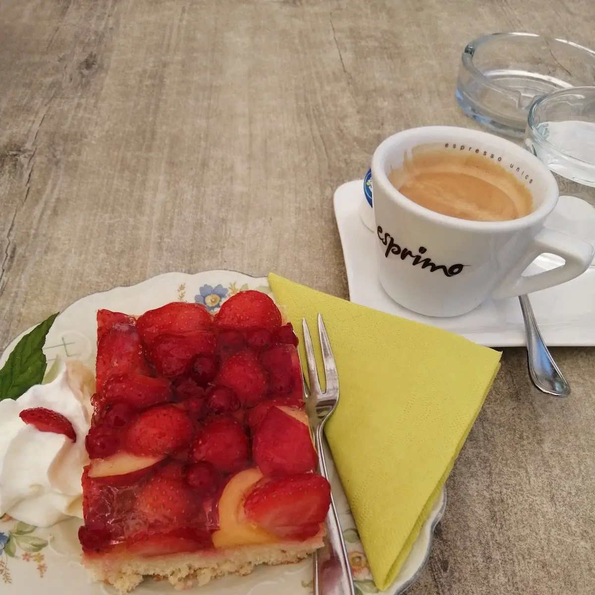Erdbeerboden Mit Sahne