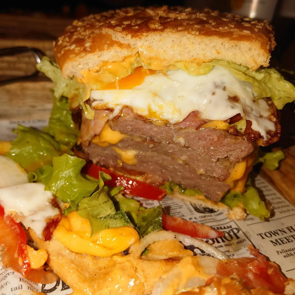 Angeschnittener XXL Burger
