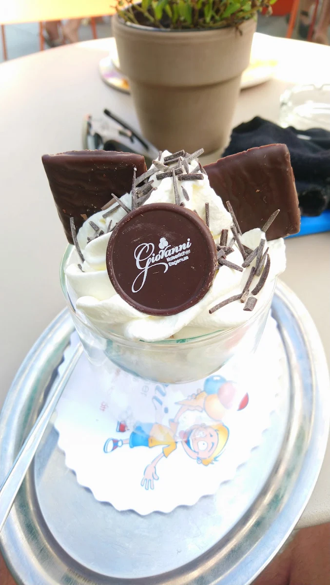 After Eight Becher