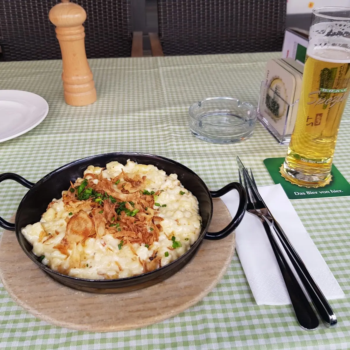 Käsespätzle Mit Krautsalat
