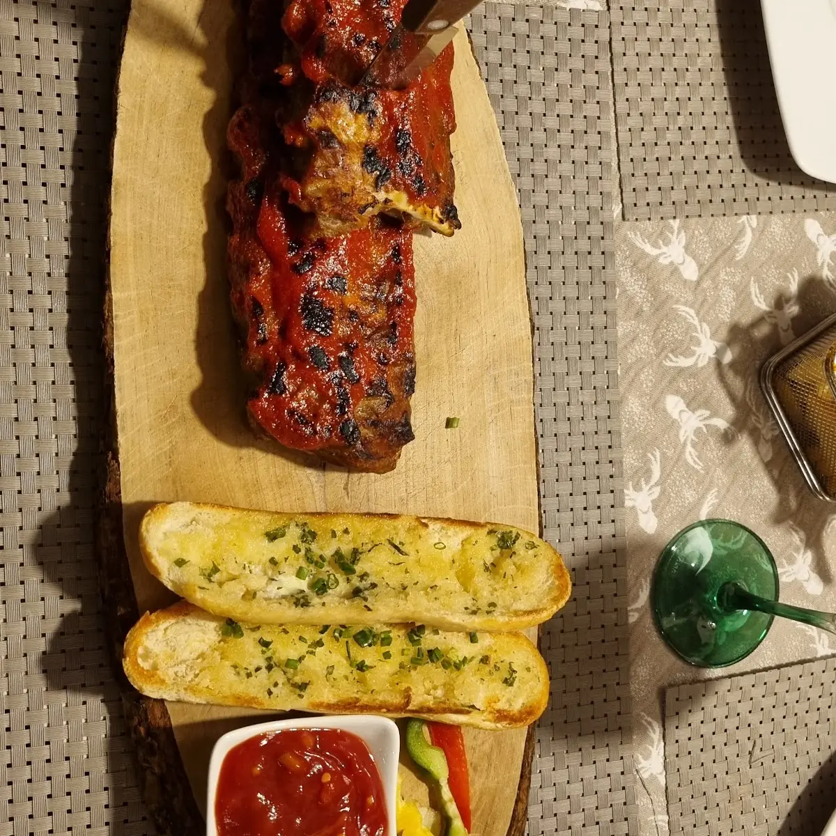 Spare Ribs Mit Knoblauchbrot