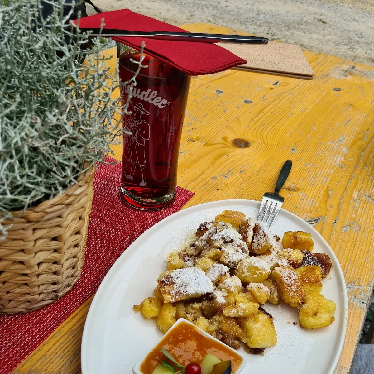 Kaiserschmarrn Mit Marillenröster