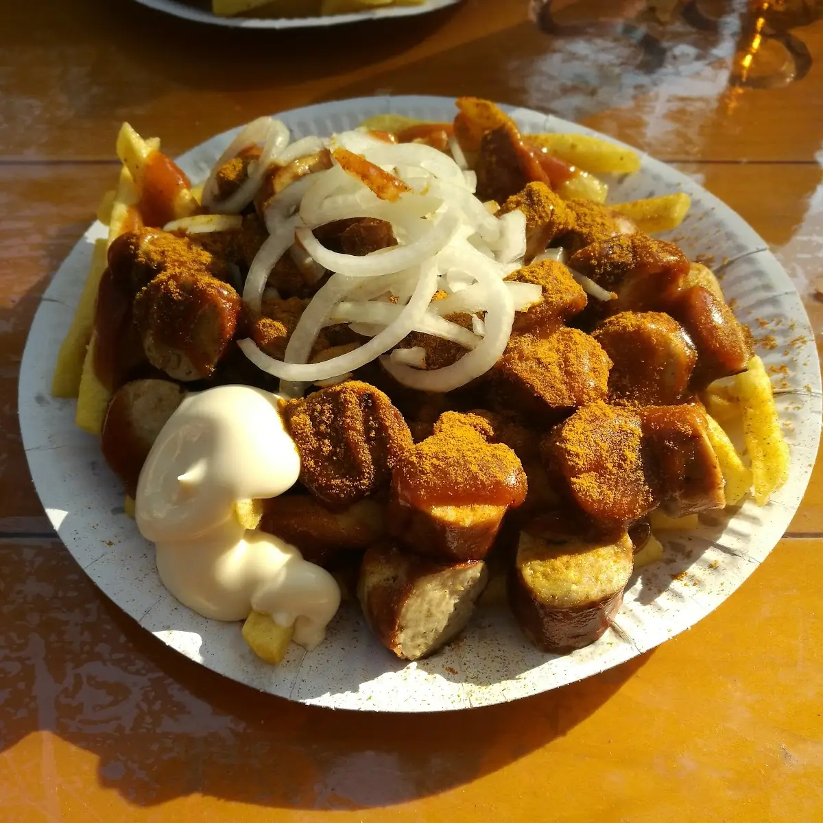Currywurst Pommes