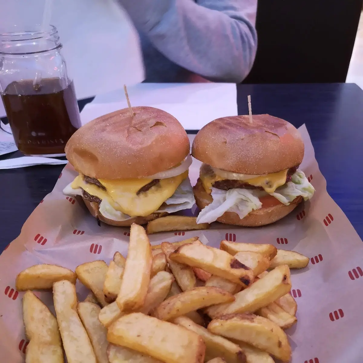 Doppel Cheeseburger Menü