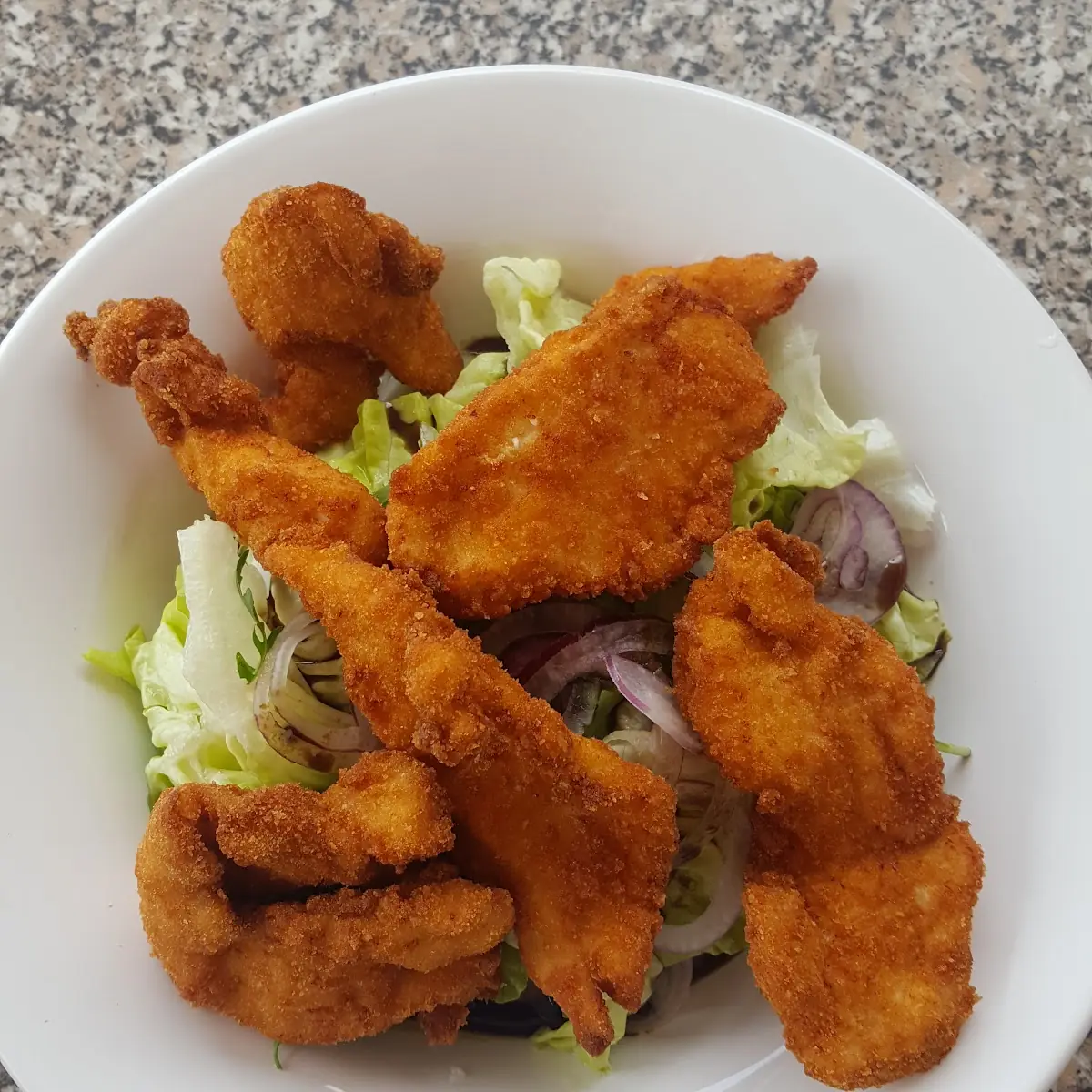 Backhendelsalat