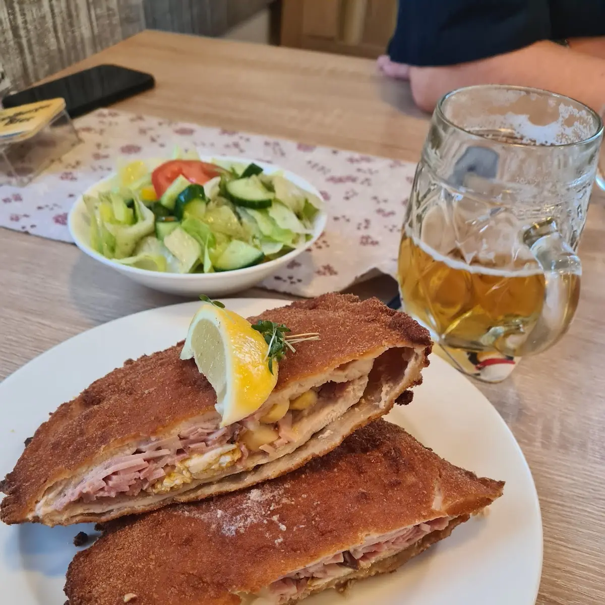 Sonderkarte Landhofschitzel Gut Pikant Gefüllt