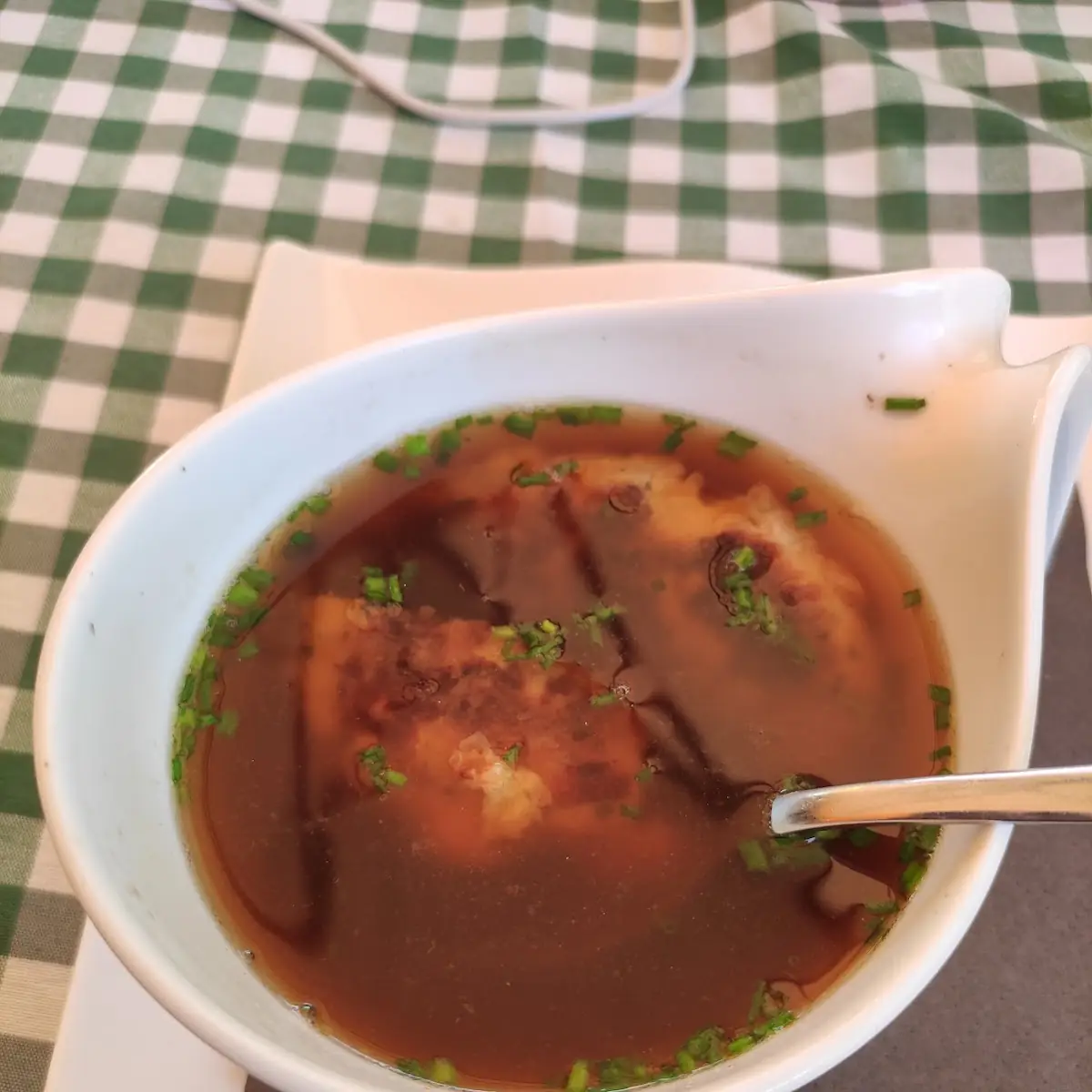 Kräftige Rindsuppe Mit Fritatten