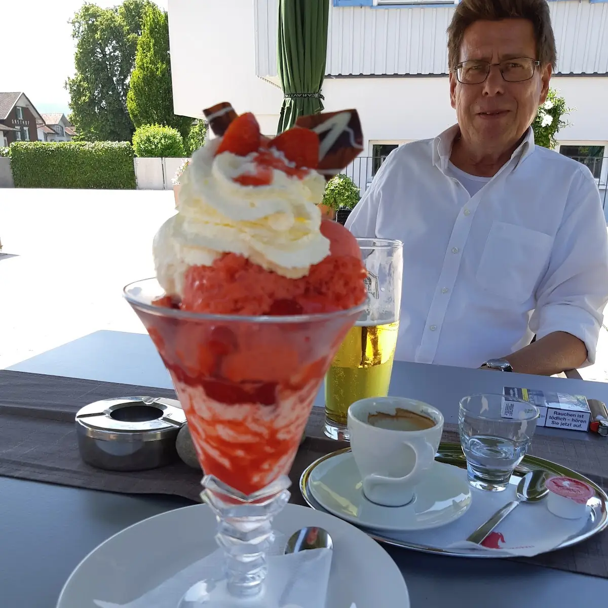 Erdbeerbecher