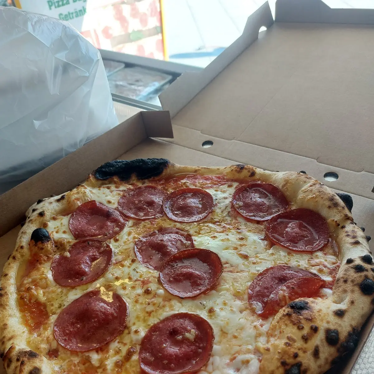 Salami Pizza