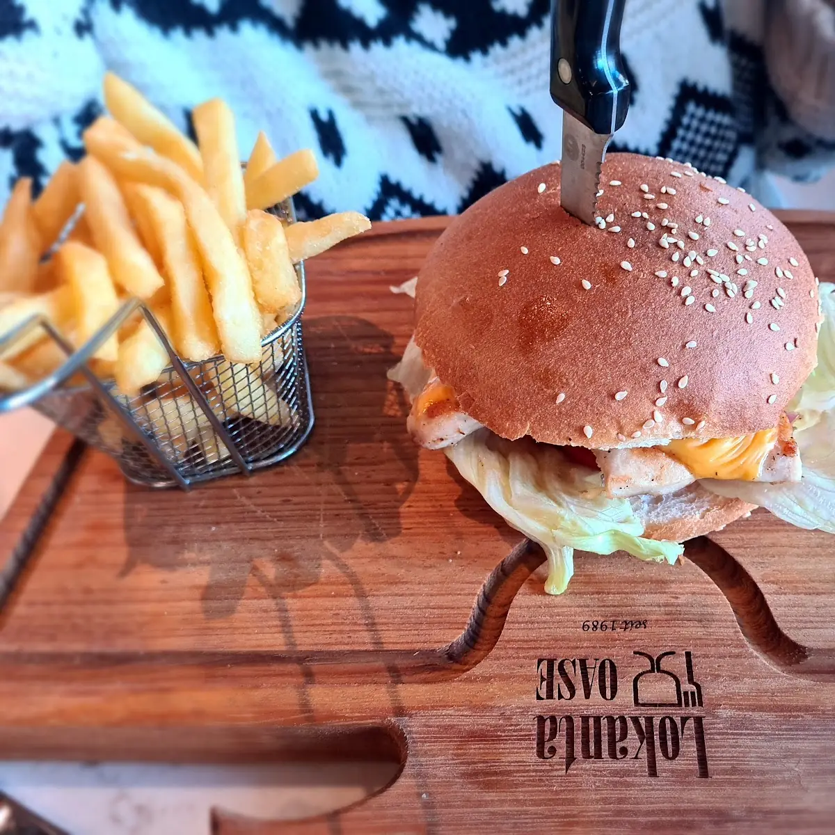 Hamburger Mit Pommes Frites