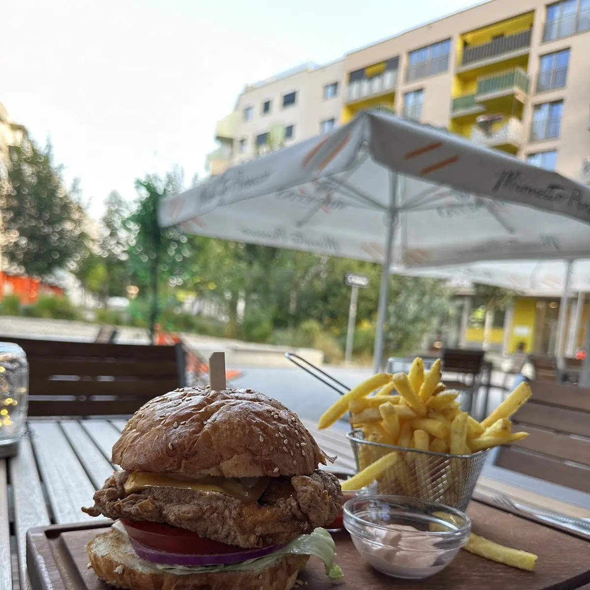 Oase Burger Mit Pommes Frites