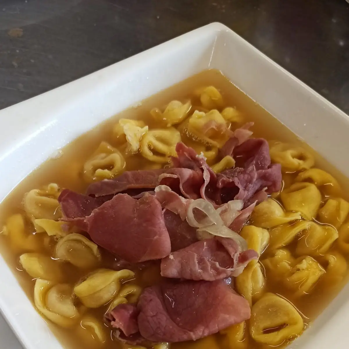 Tortellini In Brodo Di Prosciutto Crudo