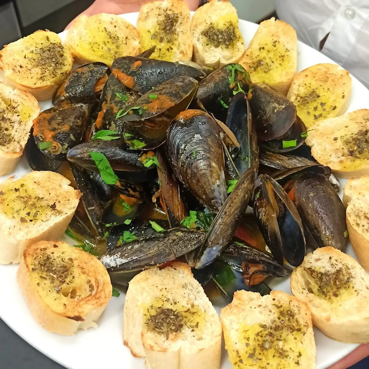 Zuppa Di Cozze Con Pane Fritto