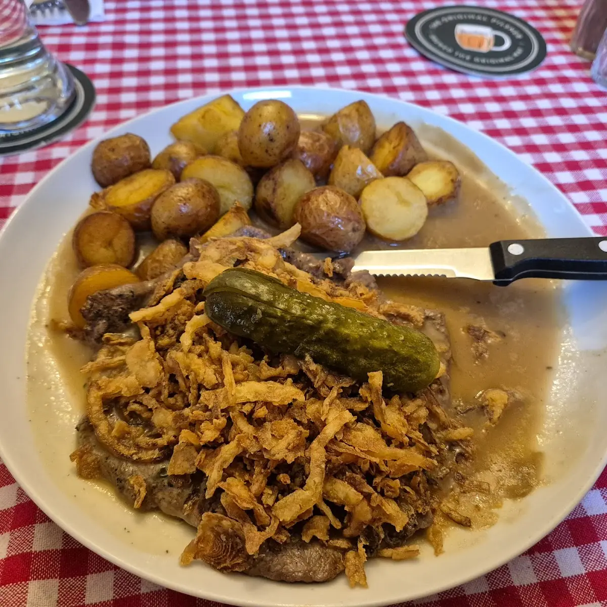 Zwiebel Rostbraten Mit Bratkartoffeln