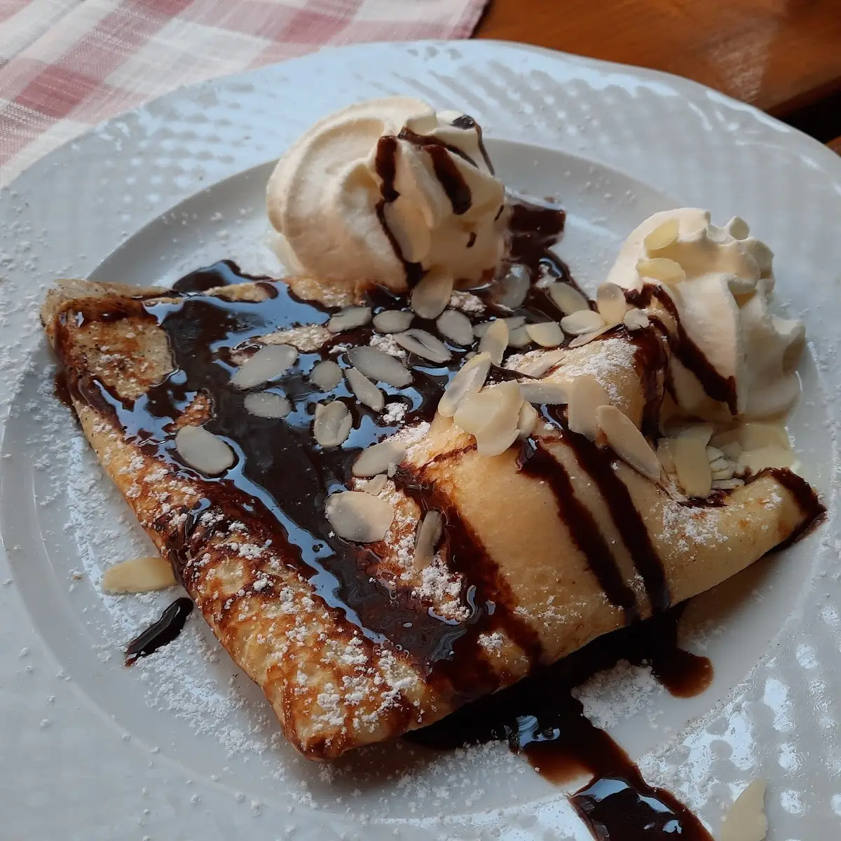 Palacinken Mit Schokosauce
