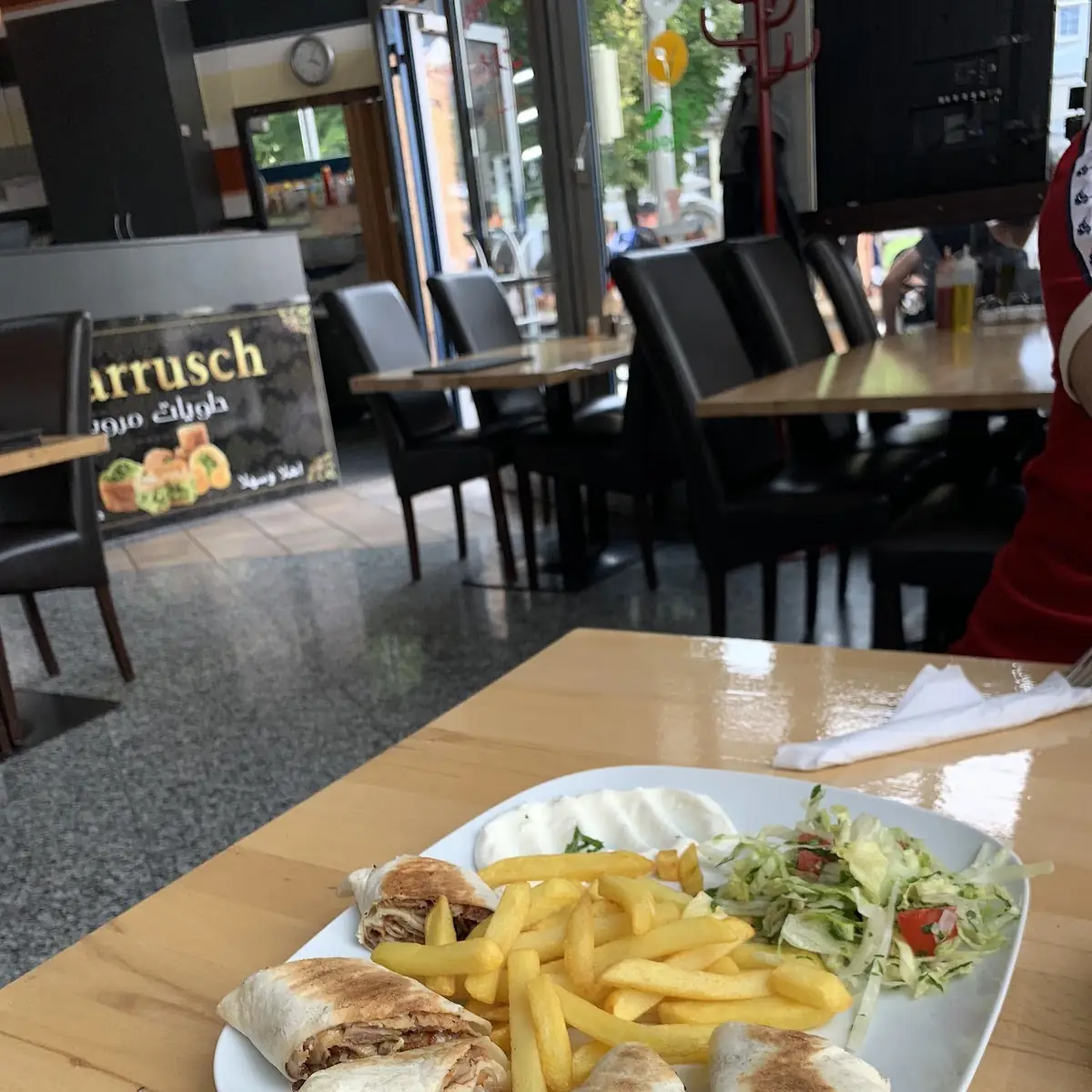Schawerma -teller Mit Pommes