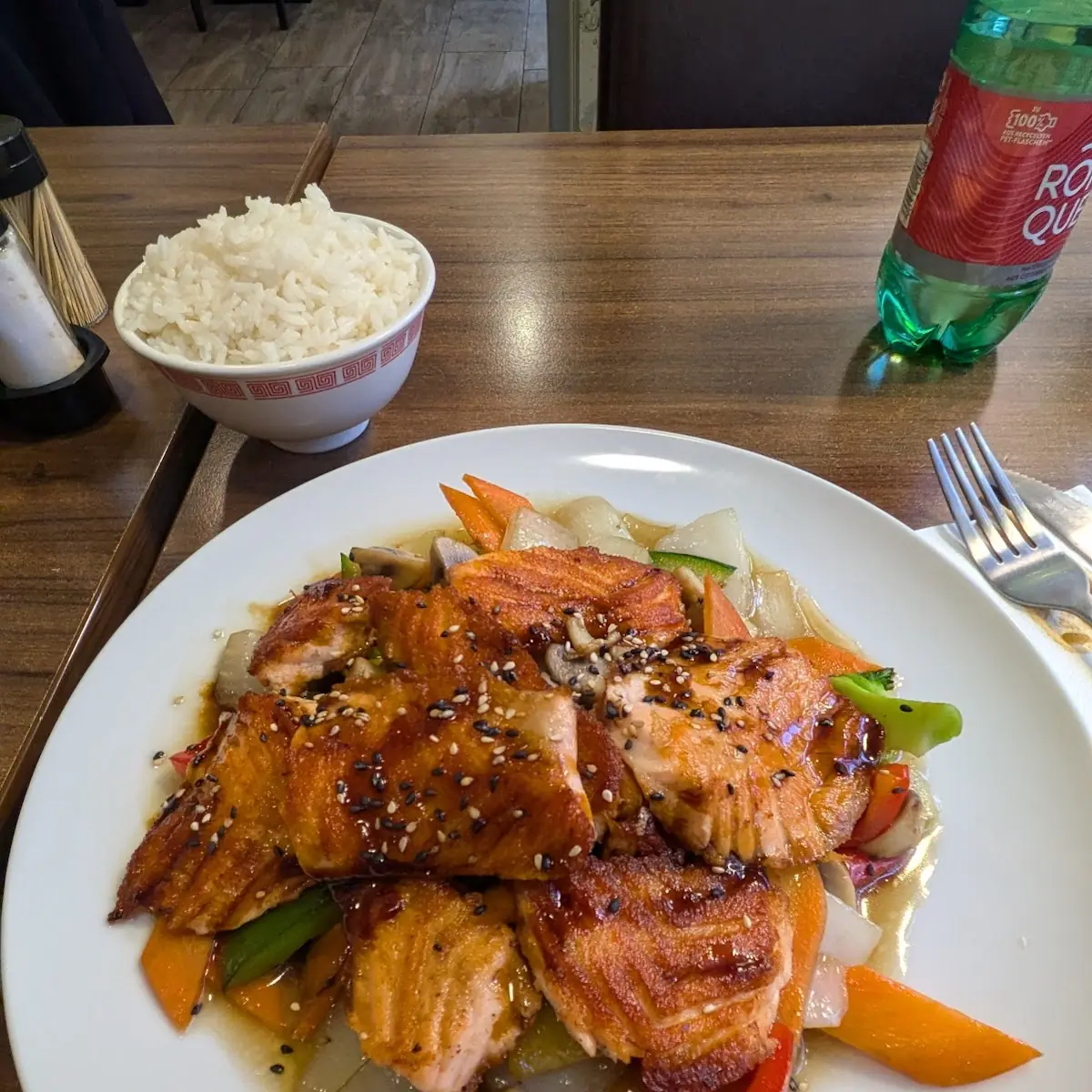 Lachs Teriyaki Mit Gemüse Und Reis