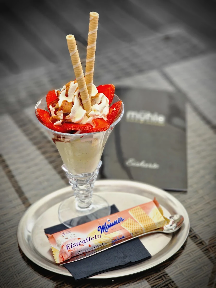 Erdbeerbecher