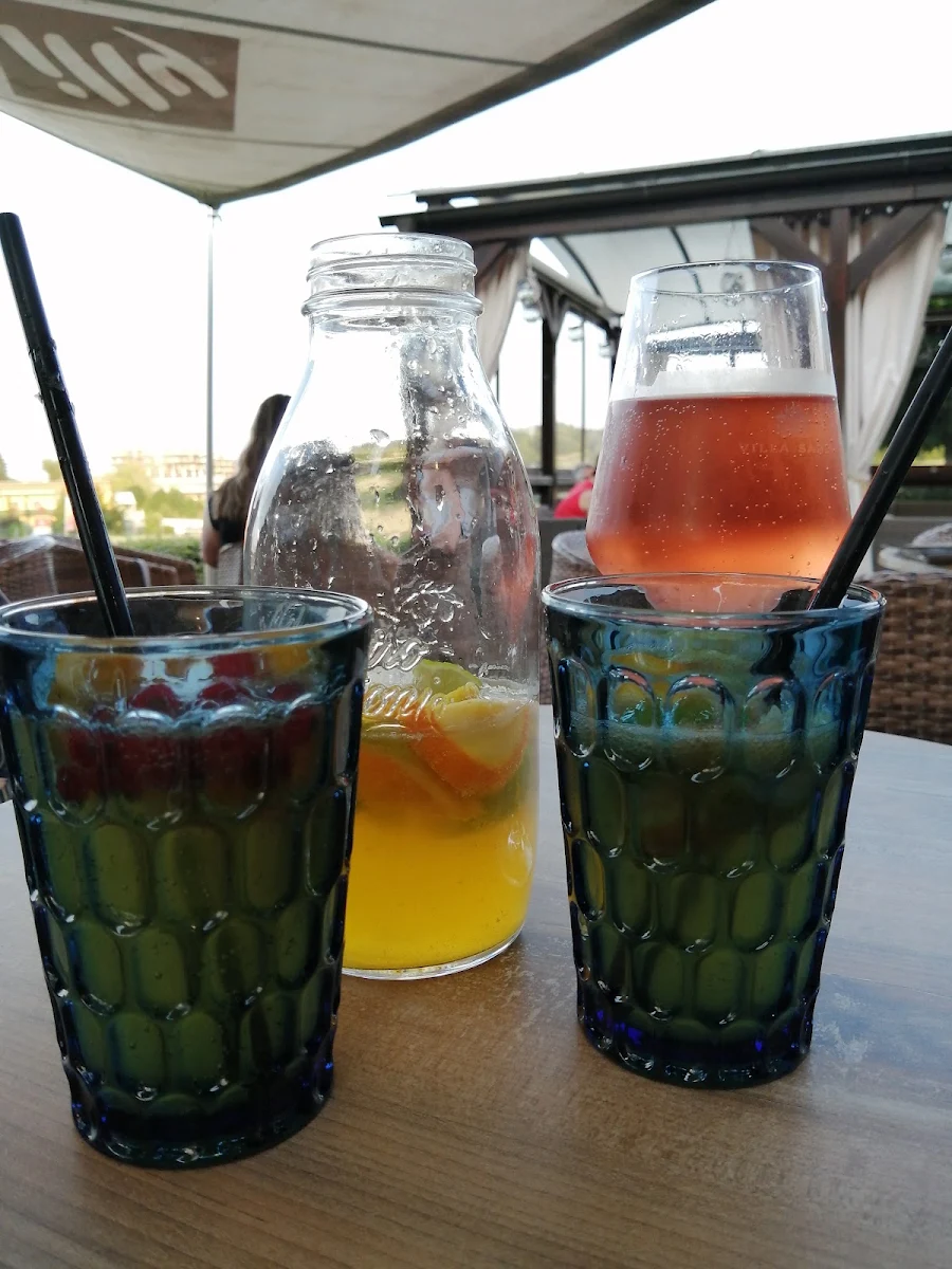 Maracuja-ingwer-limo Und Uhudler Gespritzt