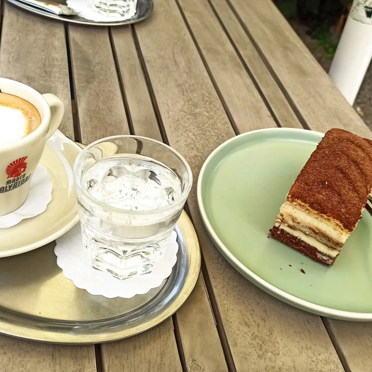 Melange Und Tiramisu-kuchen