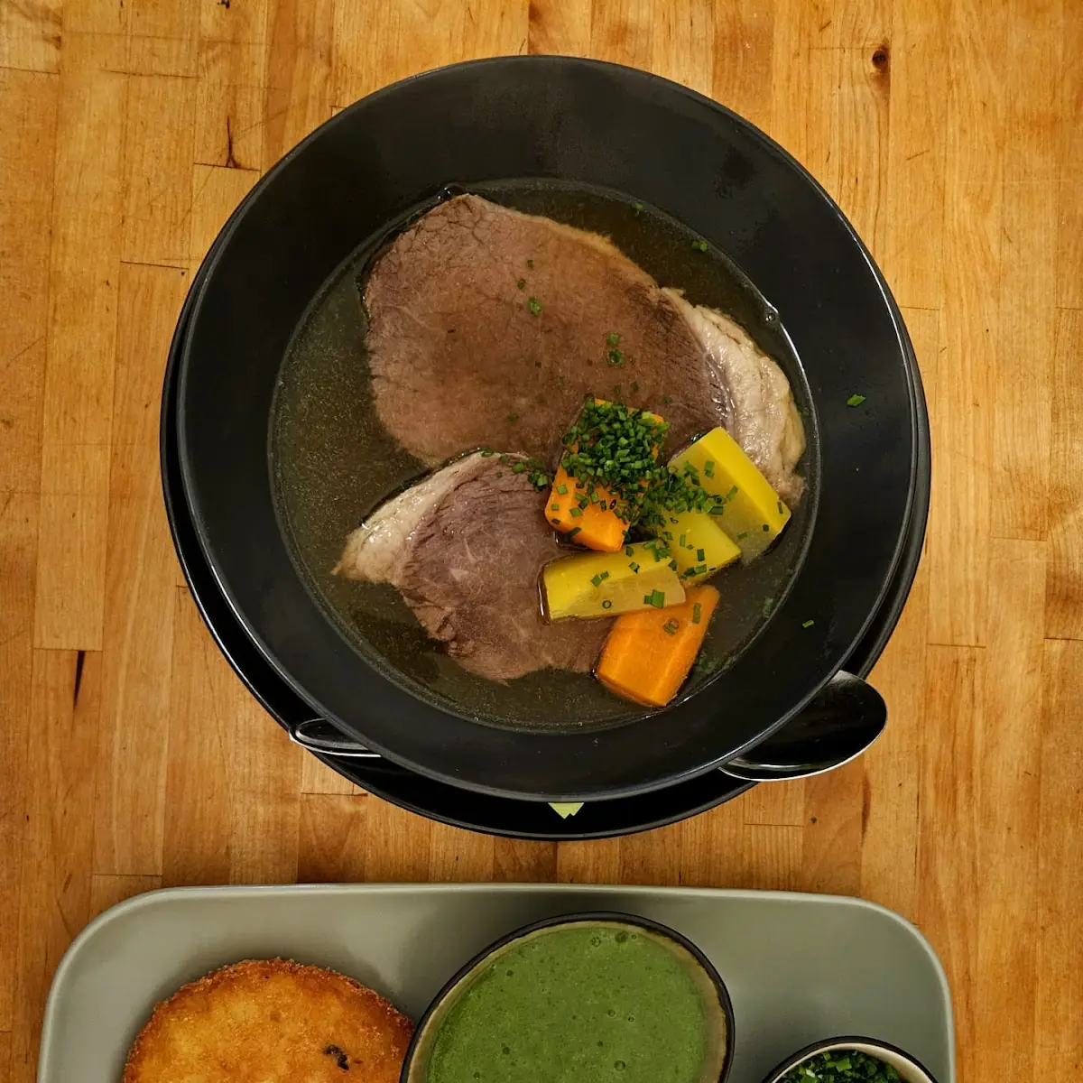 Tafelspitz Mit Spinat Rösti Apfelkren Und Schnittlauchsauce