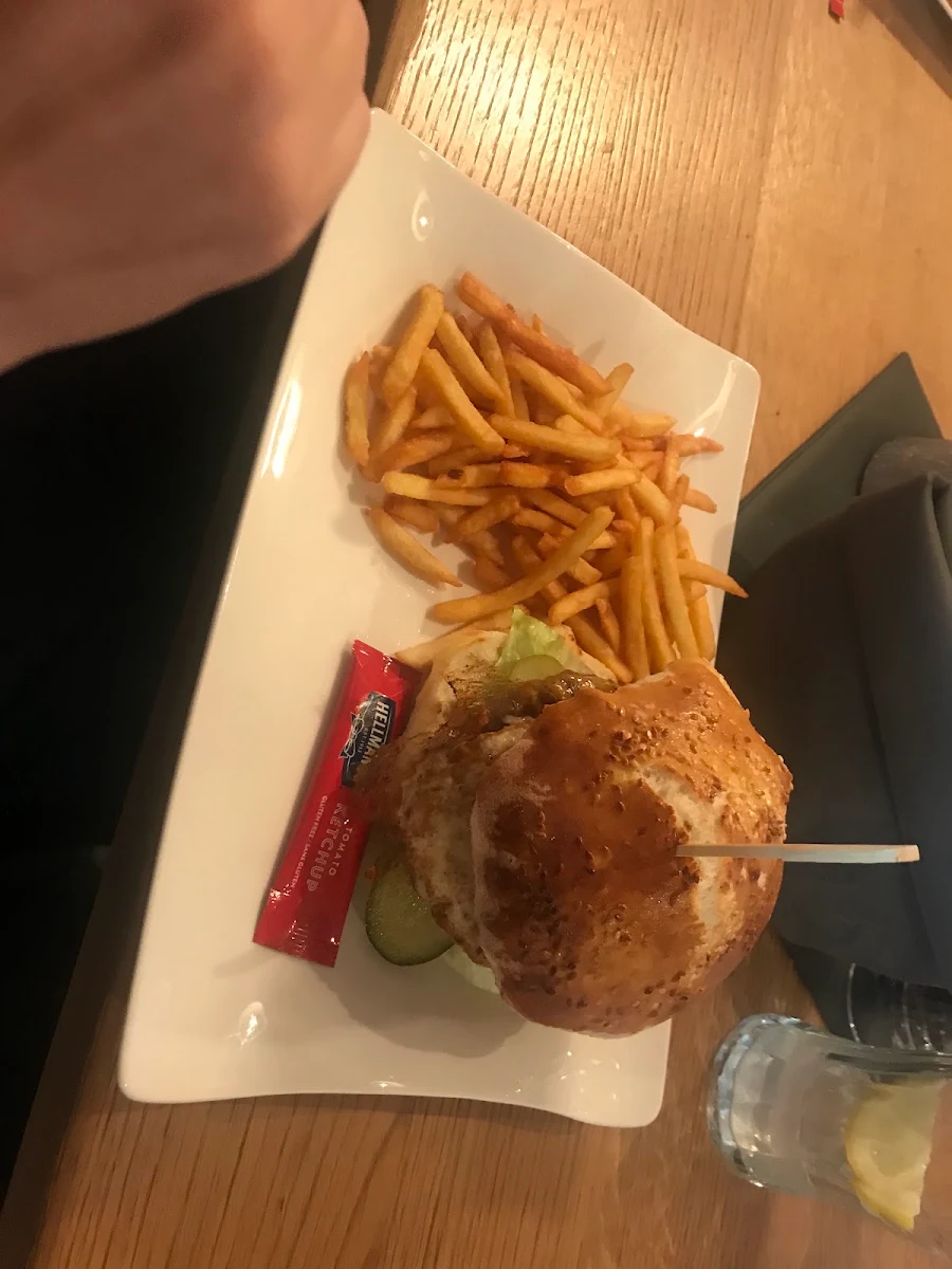 Cheeseburger and Fries