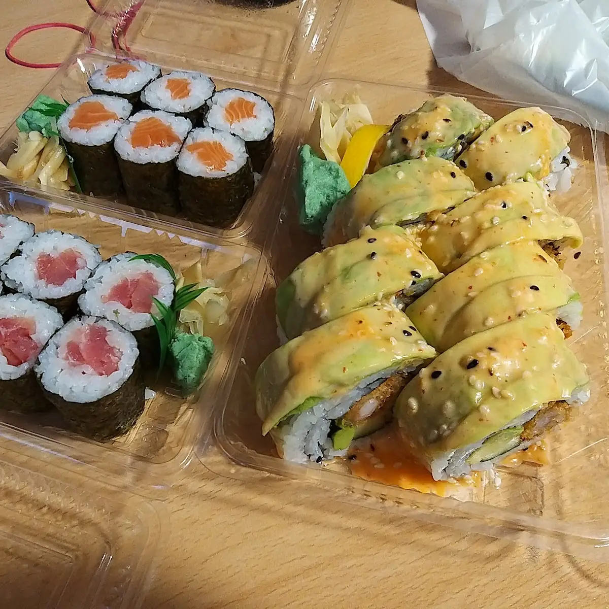 Dragon Roll Tuna Maki Lachs Maki