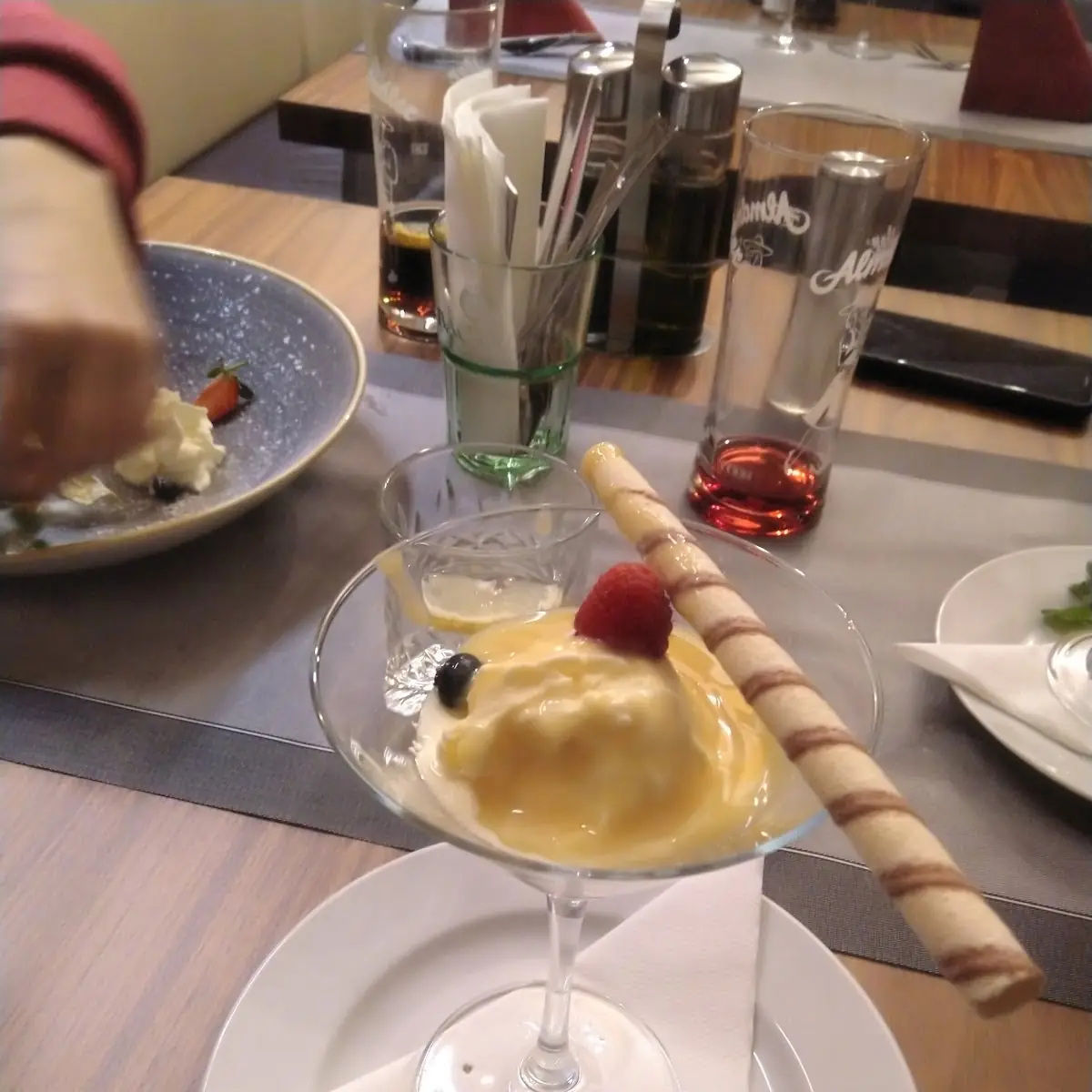 Vanilleeis Mit Eierlikör