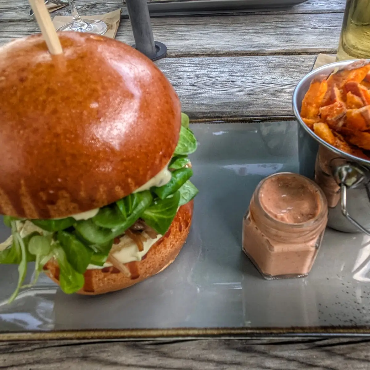 Gzupfes Burger Mit Süsskartoffelpommes