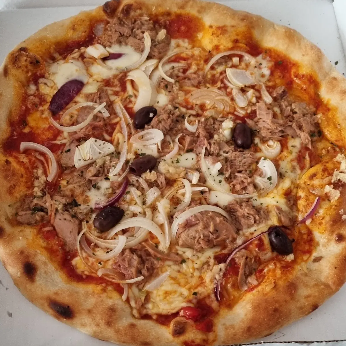 Pizza Tonno