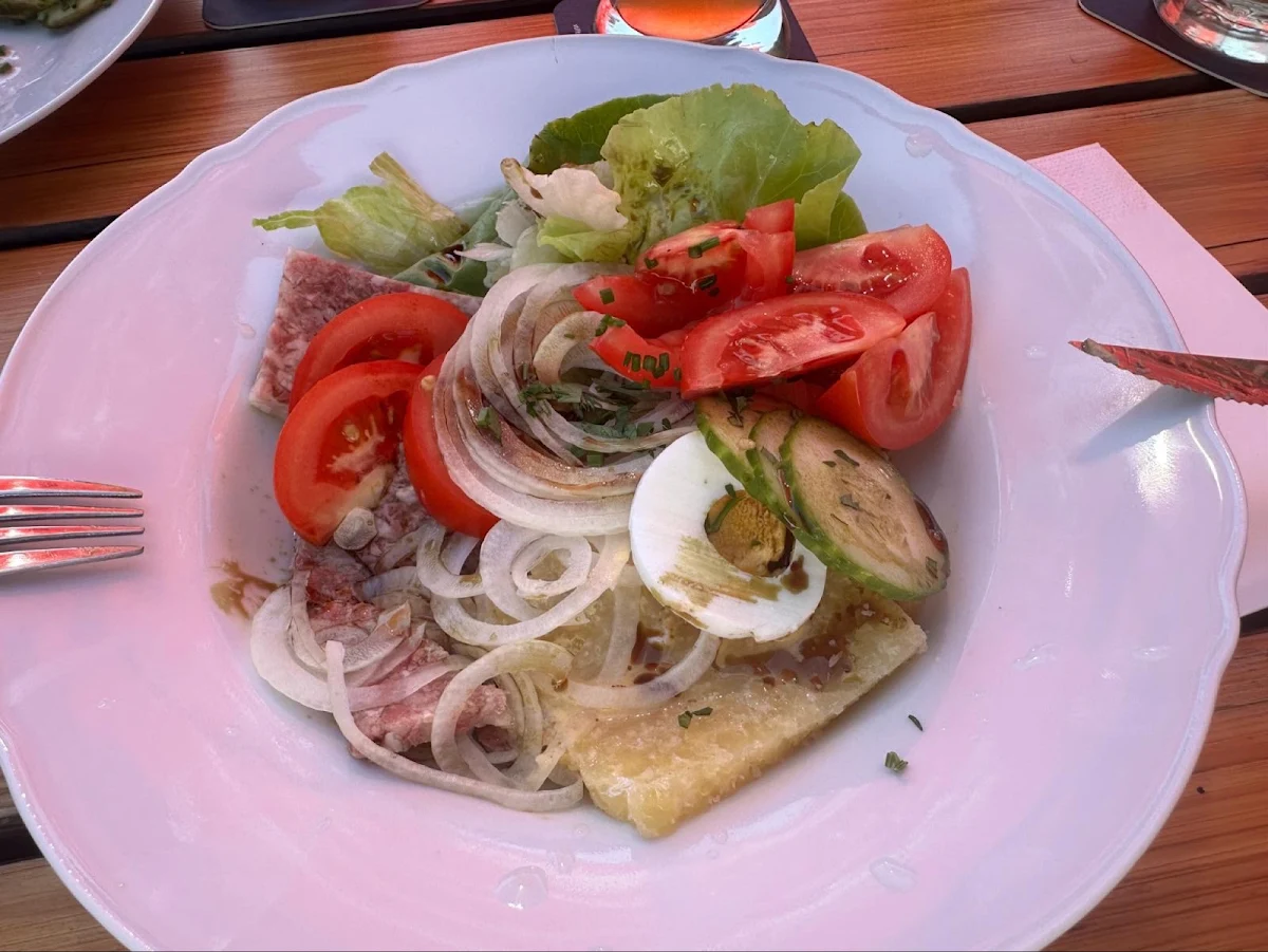 Saurer Käse