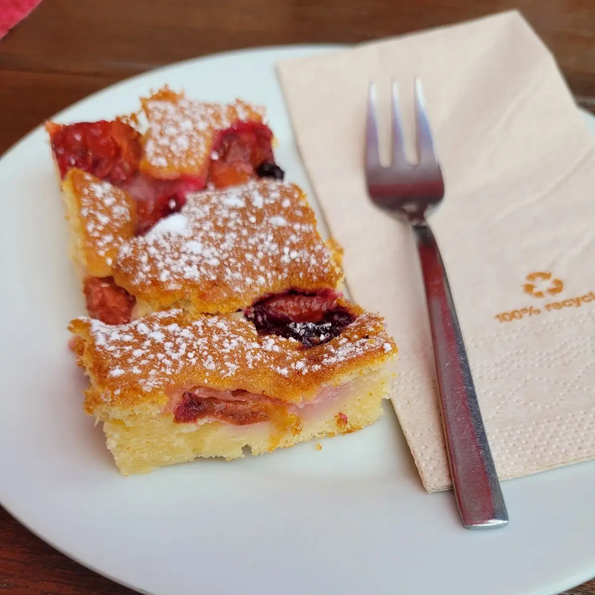 Die Nachspeise Vom Menü Zwetschgenkuchen