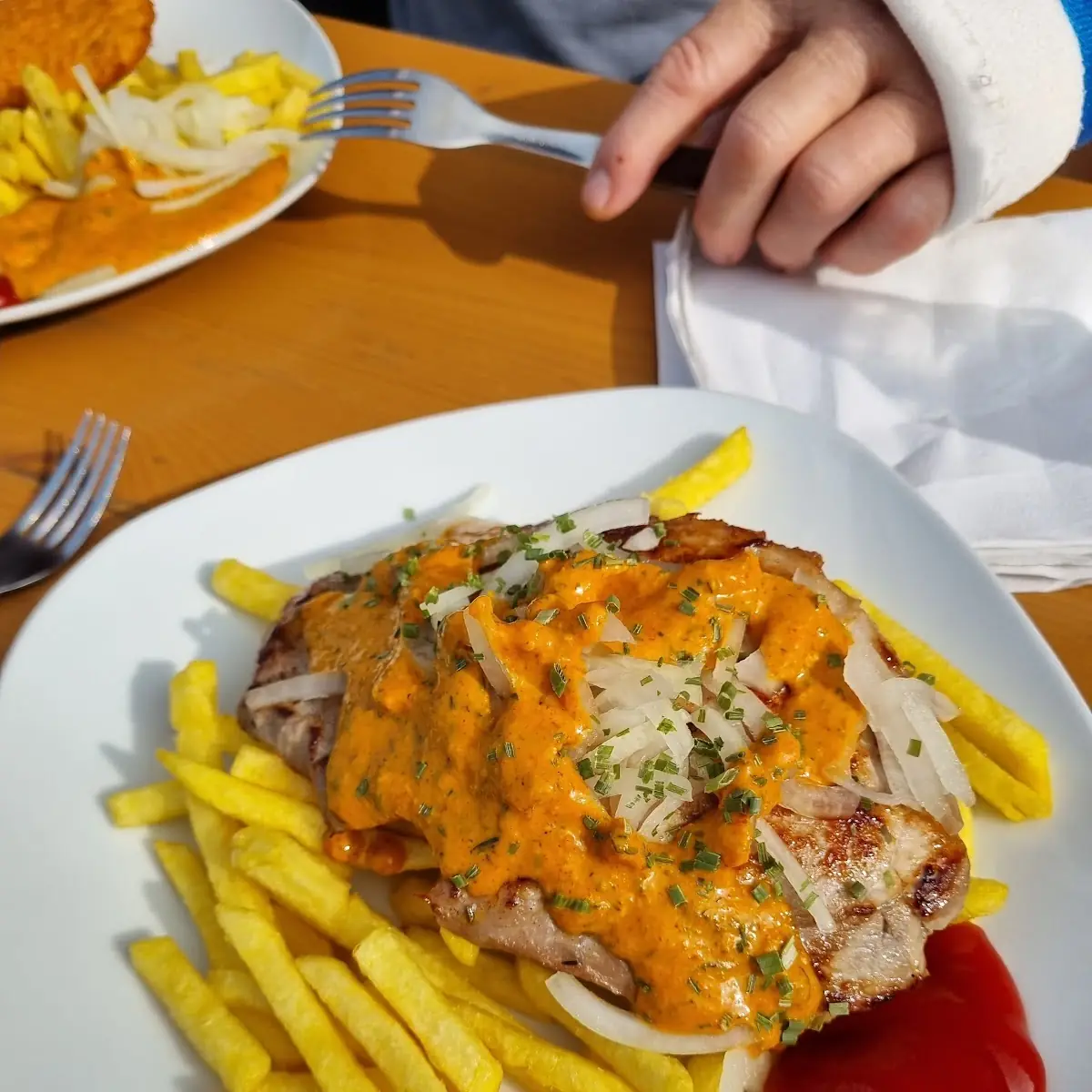 Römerschnitzel Mit Pommes Frites