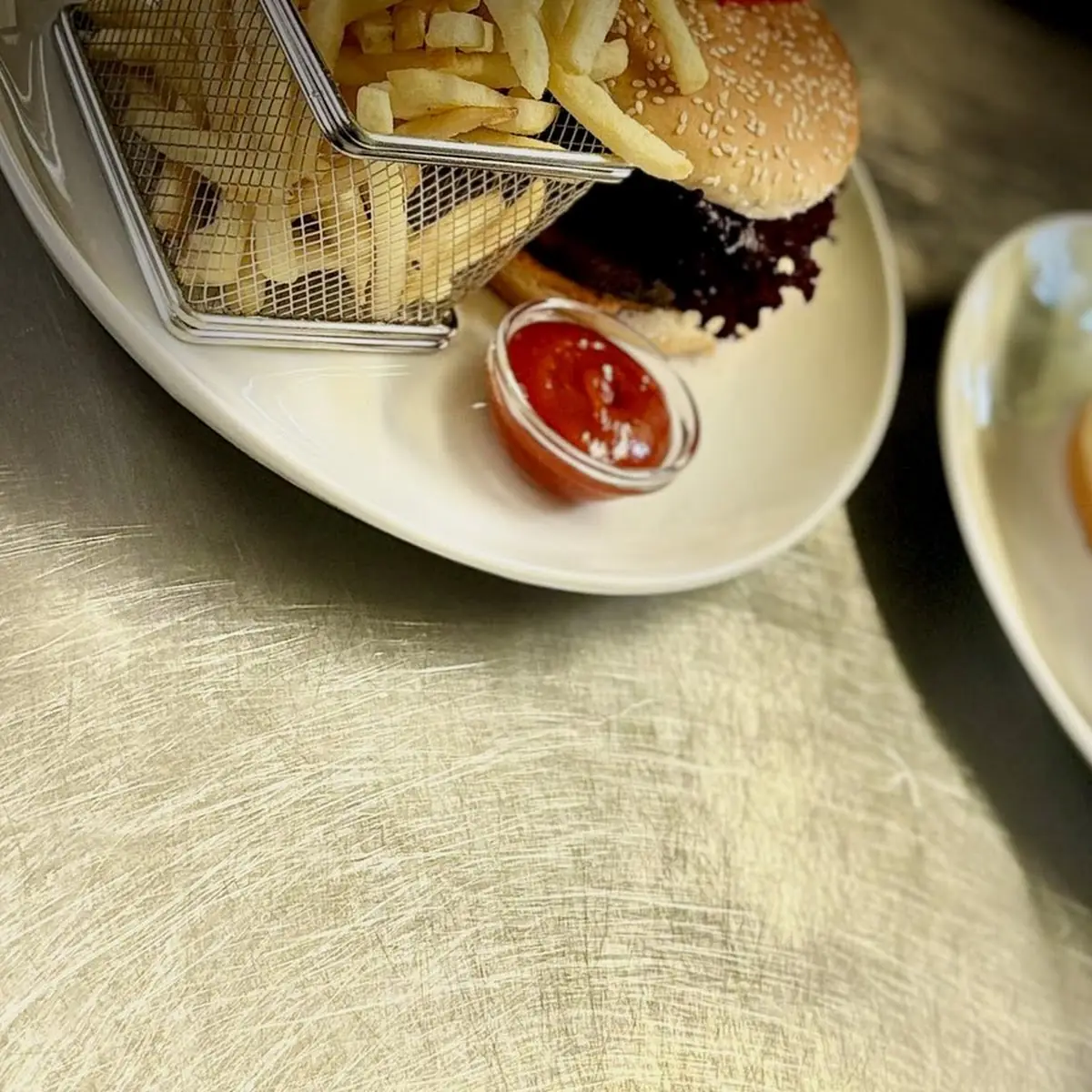 Hamburger Mit Pommes